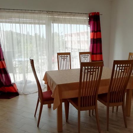 Apartment Greta,50 Meters To The Beach Banjole Exterior photo
